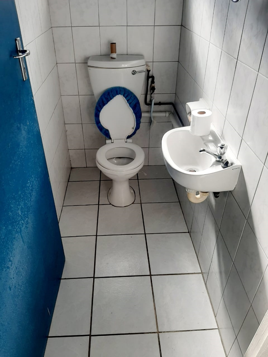 5 Bedroom Property for Sale in Amalinda Eastern Cape
